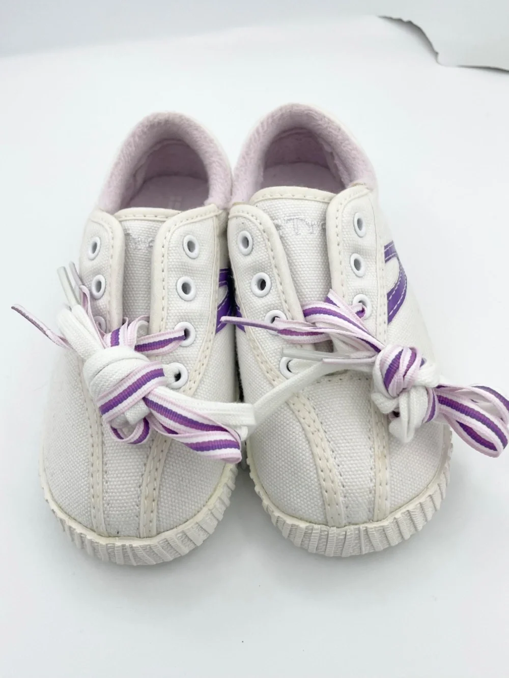 Tretorn girls white/purple canvas sneakers Size 8